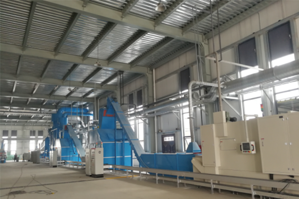 Low temperature baking ultra-low temperature condensing end-of-life battery physical crushing and sorting line