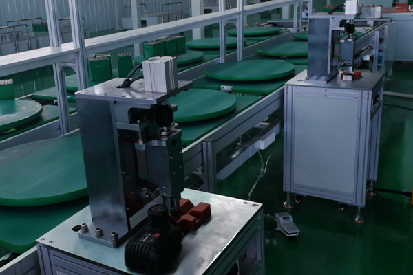 Cylindrical battery residual solder joint semi-automatic spade cutting machine